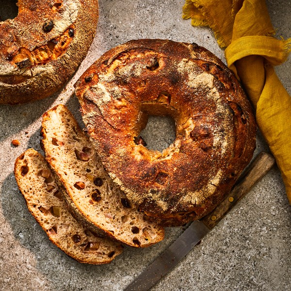 Rustic apple-rye bread