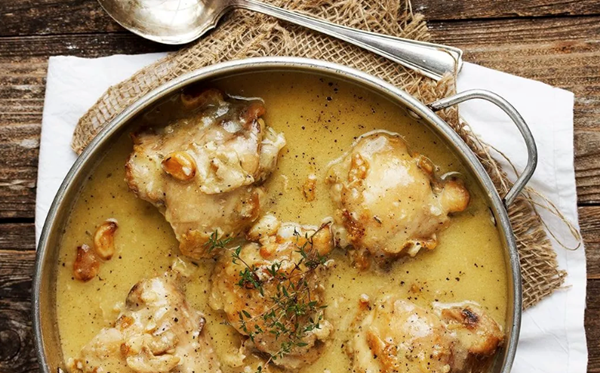 Rustic chicken with garlic gravy