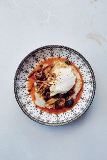 Rustic corn grits with mushroom sugo & poached egg
