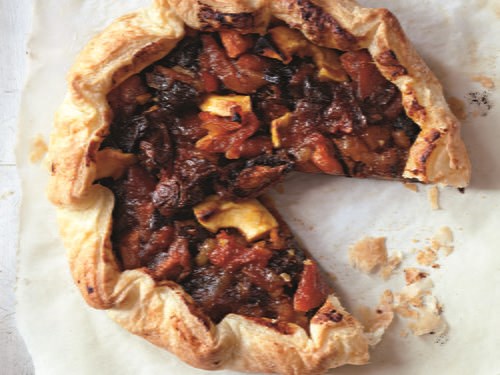 Rustic dried fruit tart