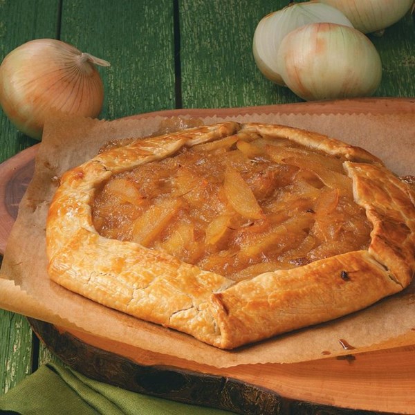Rustic fig, onion & pear tart