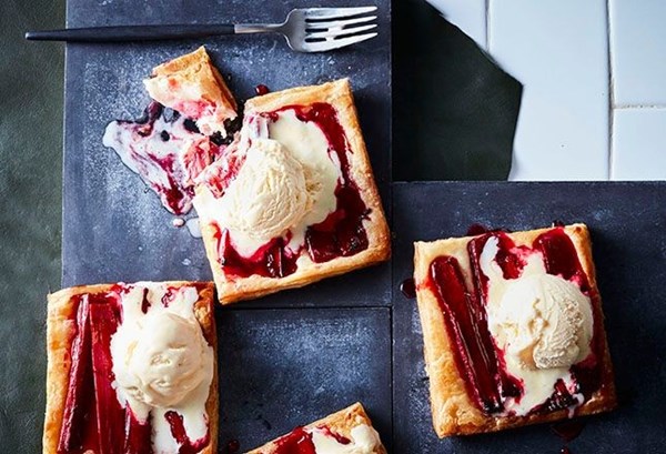Rustic rhubarb tarts
