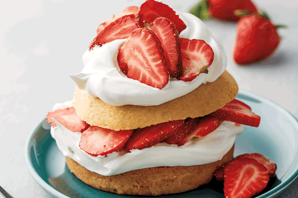 Rustic strawberry shortcake for one