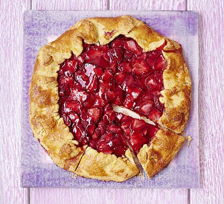 Rustic strawberry tart