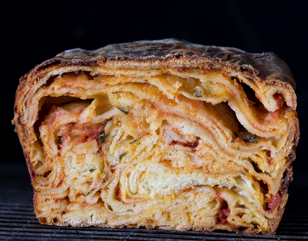 Rustic tomato and cheese pie / Lasagna bread (Scaccia)