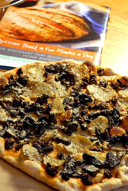 Rustic wild mushroom and potato pizza Provençal