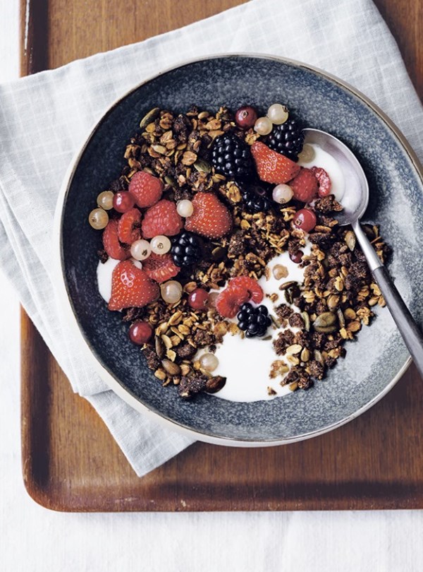 Rye and oat granola