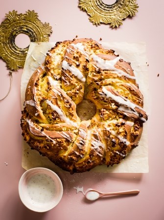 Saffron & hazelnut wreath