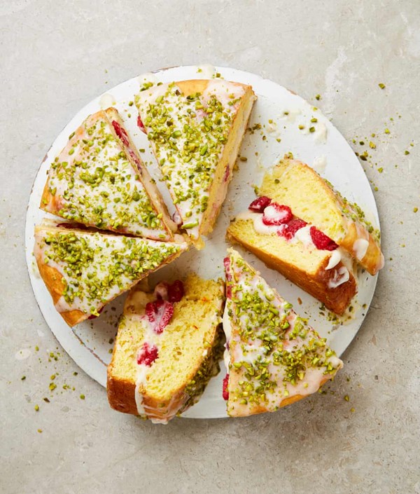 Saffron and cardamom brioche cake