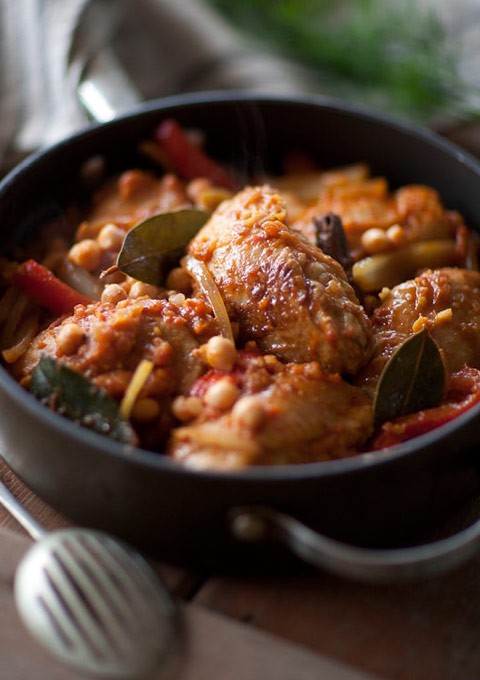 Saffron and cinnamon chicken with chickpeas
