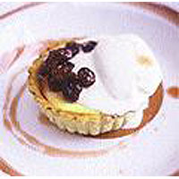 Saffron and ricotta cheese tartlets