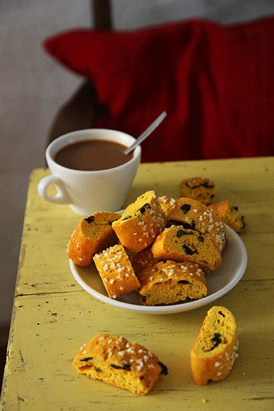 Saffron biscotti