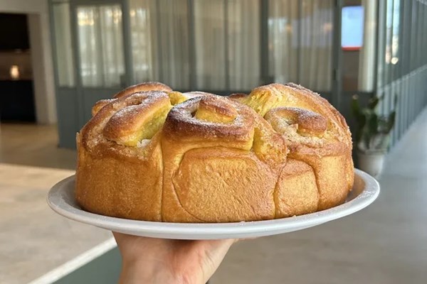 Saffron bun cake (Saffransbutterkaka)