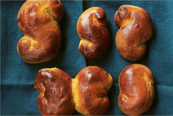 Saffron buns