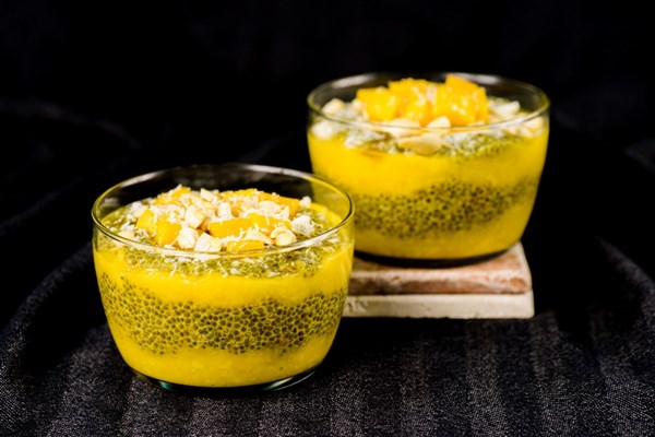 Saffron chia pudding with mango and cashews