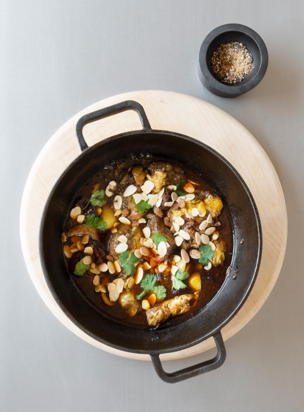Saffron chicken tagine with dried fruits