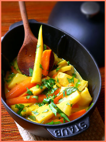Saffron-flavored vegetable pot