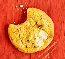 Saffron, pistachio and white chocolate cookies