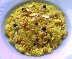 Saffron rice with currants and almonds