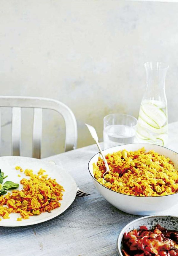 Saffron rice with raisins and pine nuts (Arroz con pinones)