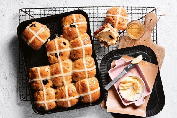 Saffron, sour cherry and pistachio hot cross brioche