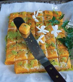 Saffroned almond marzipan (Loz-e badam-e Yazdi)