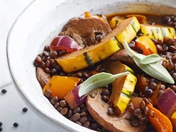 Sage lentils with squash and mushrooms 