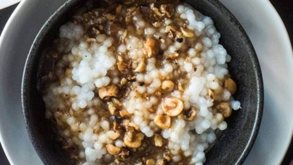 Sago pudding with hazelnut caramel