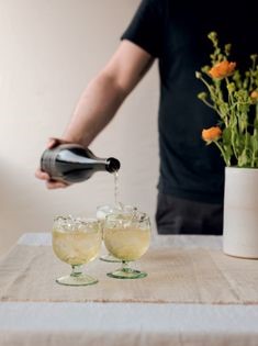 Sake and elderflower fizz