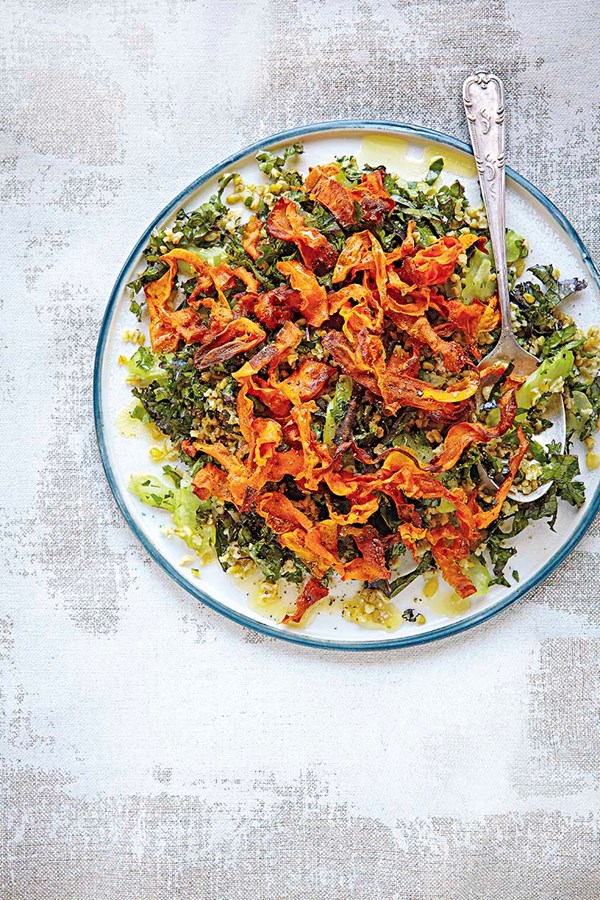 Salad of crispy carrots and herby freekah