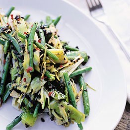 Salad of French beans and griddled leeks with tapenade dressing