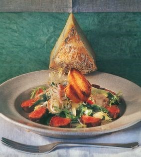 Salad of grilled lamb fillet with St. Agur & warm mint dressing