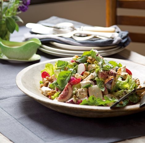 Salad of radish, figs, walnuts & blue cheese