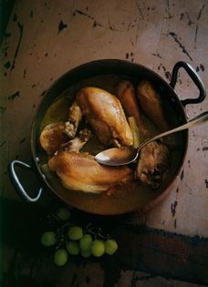 Salad of saffron-scented chicken with rice, fennel & grapes