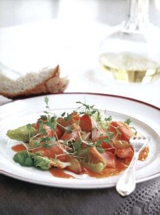 Salad of slow-cooked salmon with sweet-and-sour young onions