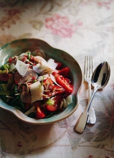 Salad of tomatoes, snow peas, daikon & red pepper with toasted almonds
