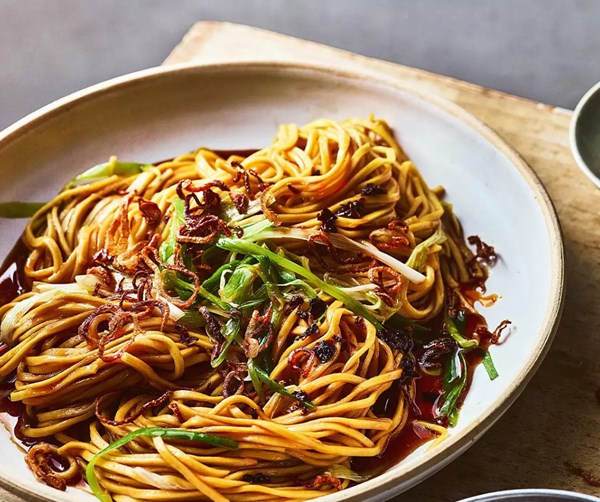 Salad onion noodles