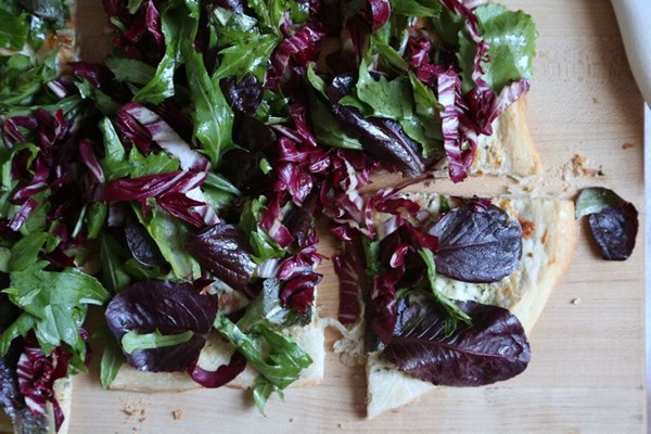 Salad pizza