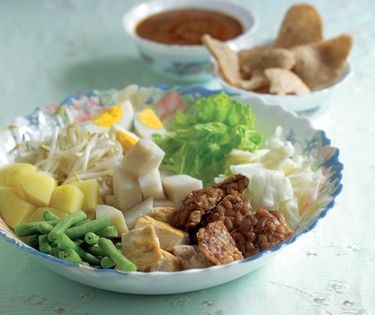 Salad with peanut sauce dressing (Gado gado)