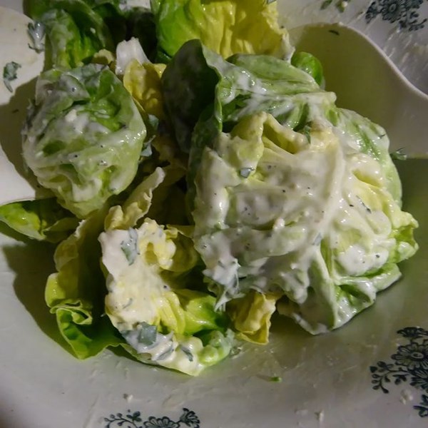 Salad with Roquefort dressing (La salade Aveyronnaise)