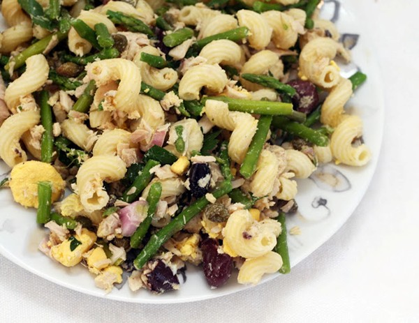 Salade Niçoise inspired tuna pasta salad