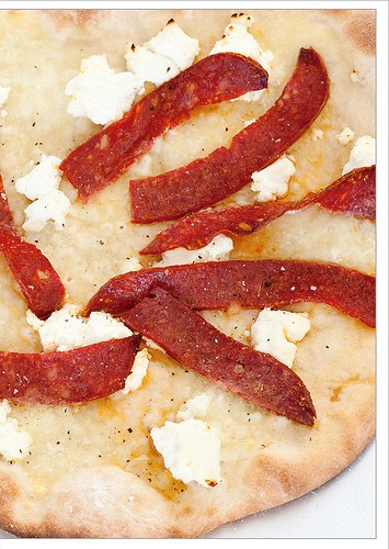 Salami & ricotta pizza