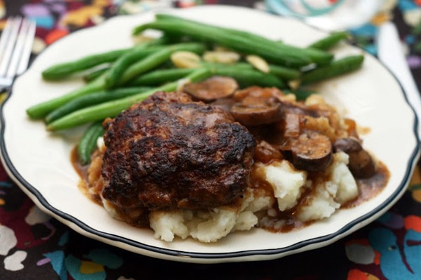 Salisbury steak & mushroom gravy