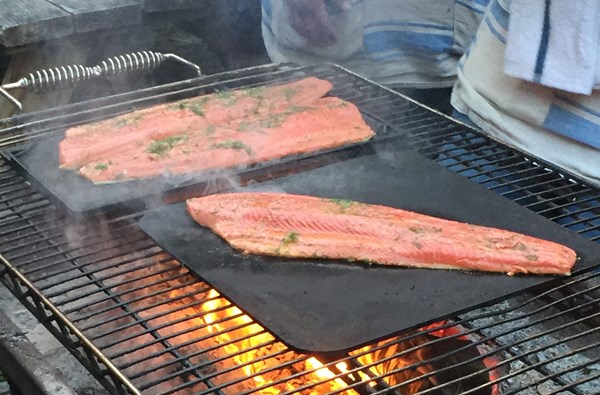 Salmon a la plancha with citrus-dill vodka marinade