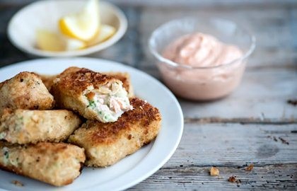 Salmon and haddock fish cakes with tomato mayo