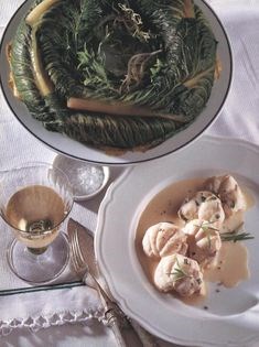 Salmon and lettuce ring