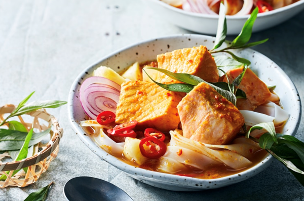 Salmon asam laksa