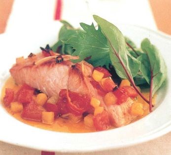 Salmon baked with tomato, ginger, chilli and pineapple salsa