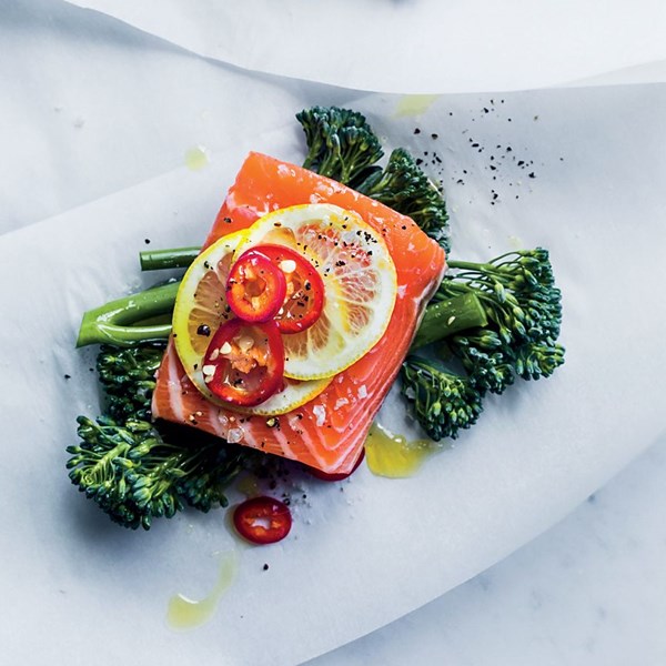Salmon, broccolini and fresh red chile papillotes