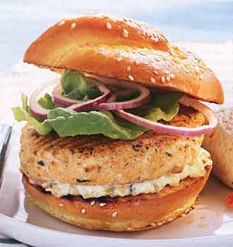 Salmon burgers with dill tartar sauce